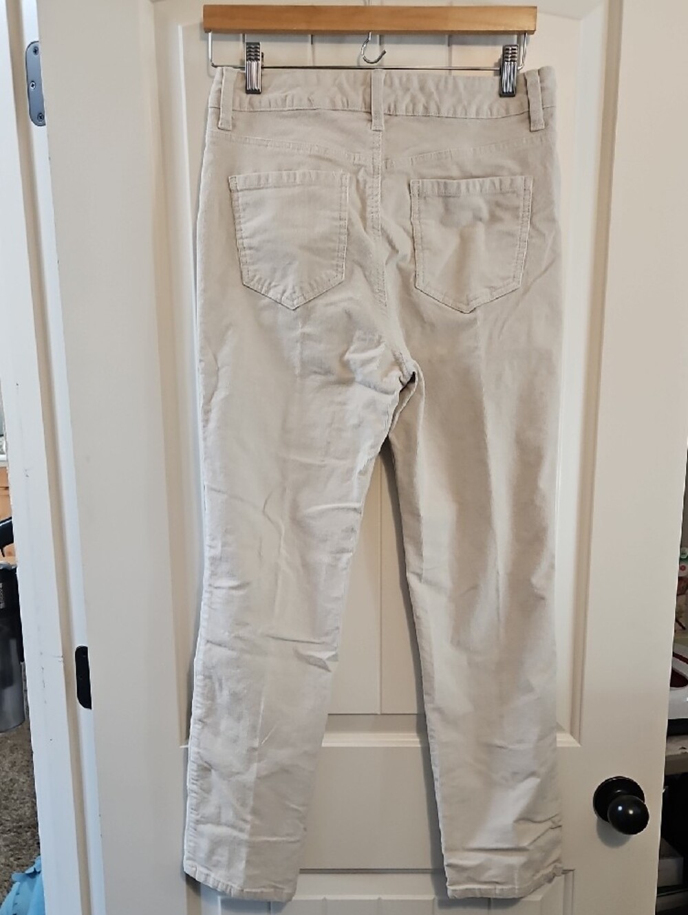 Gloria Vanderbilt Amanda Cream Straight-Leg Jeans - Picture 2 of 5